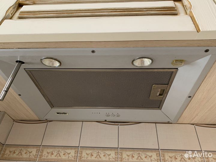 Вытяжка miele