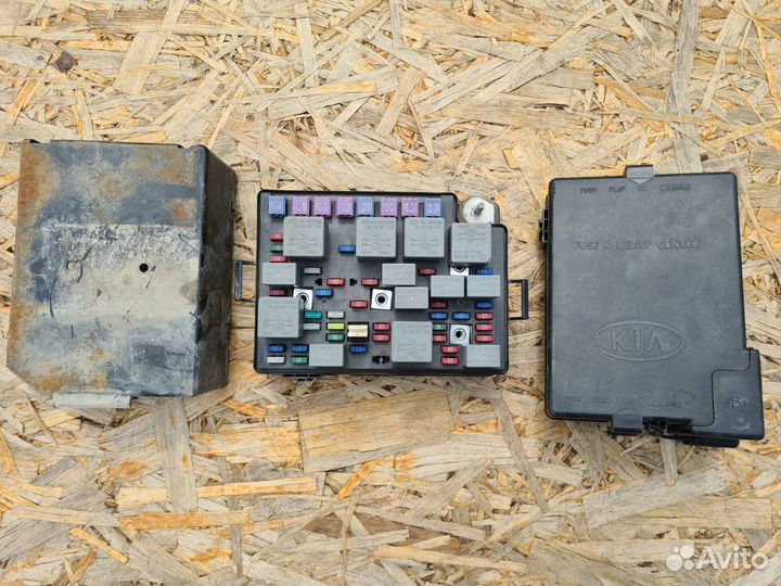 Блок предохранителей Kia Spectra