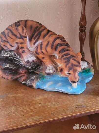 Фигурка тигра