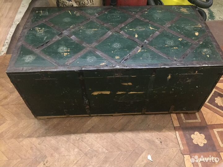 Старинный сундук