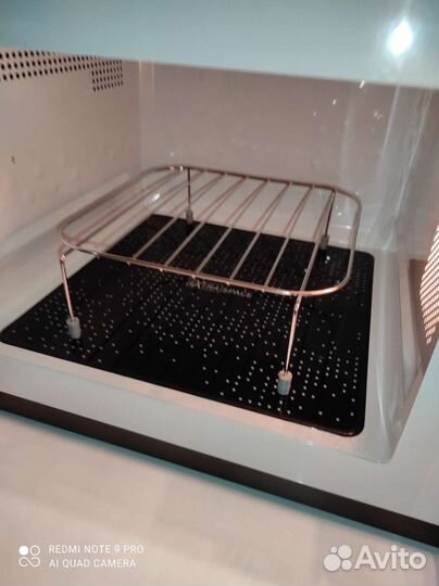 Микроволновая печь Hotpoint-Ariston