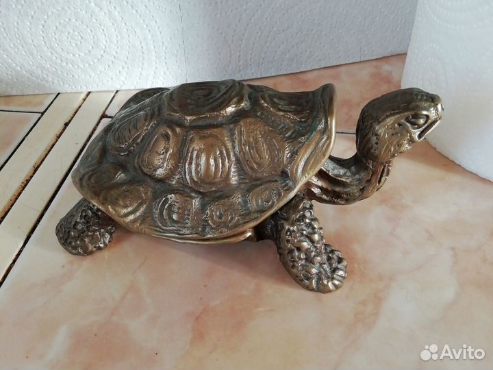 Бронзовая шкатулка