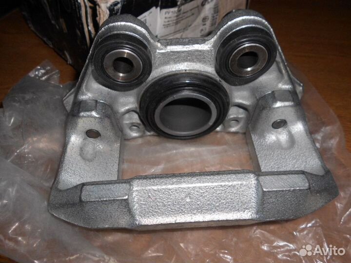 Opel Ascona/Kadett Суппорт передний правый Новый