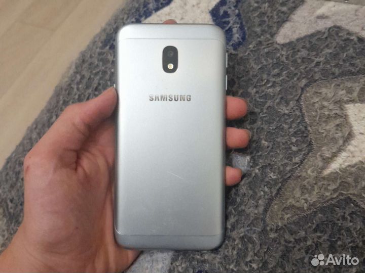 Телефон Samsung