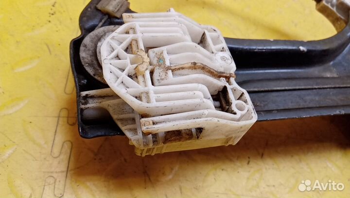 Стеклоподъемник задний левый X5 E70