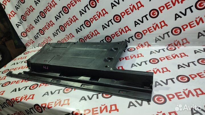 Защита двигателя правая Audi Q5 8R cdnc 06.07.2009