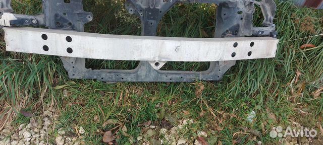 Усилитель переднего бампера на Nissan Skyline v35