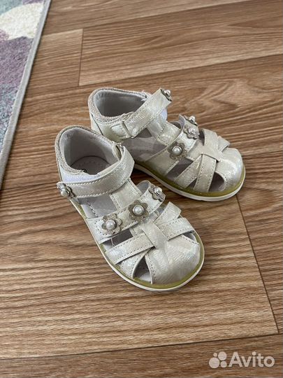 Сандали для девочки