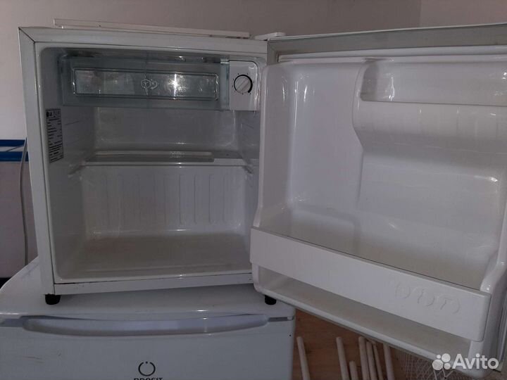 Мини барный холодильник