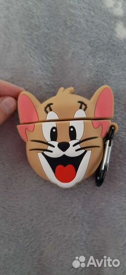 Беспроводные наушники и чехол