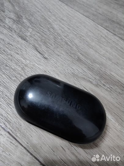 Беспроводные наушники Samsung Galaxy buds plus