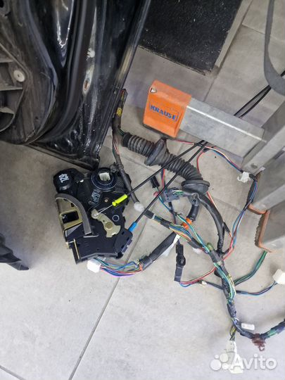 Запчасти на Toyota Avensis 2