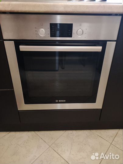 Электрический духовой шкаф Bosch HBA 42S350E