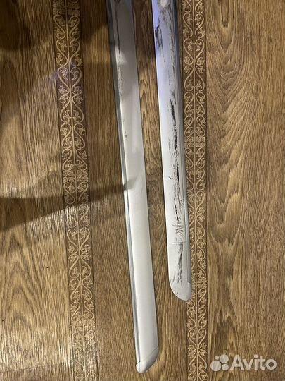 Продам молдинг на Toyota premio