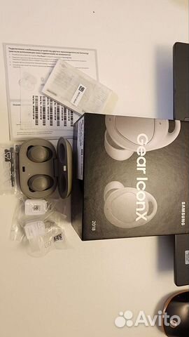 Беспроводные наушники Samsung Gear IconX