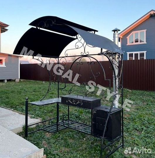 Мангал с крышей