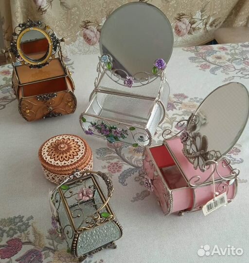 Шкатулки для украшений (разные)