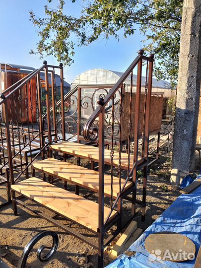 Крыльцо металлическое