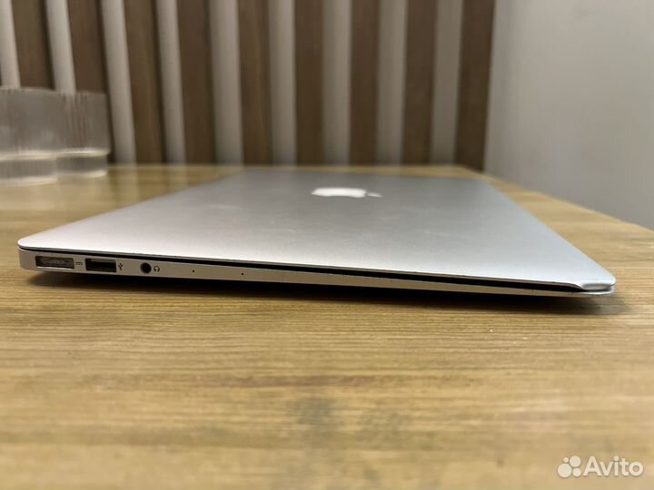 Macbook air 13 early 2015