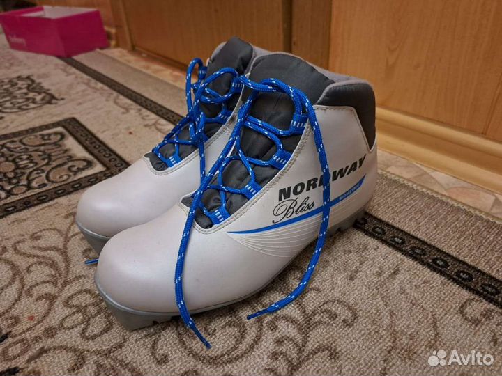 Лыжные ботинки Nordway Bliss 39 размер