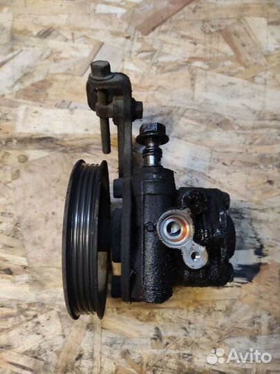 Насос гидроусилителя Mazda Demio DW3W B3