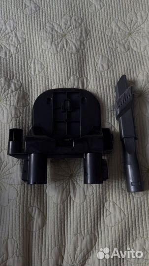 Вертикальный беспроводной пылесос redmond