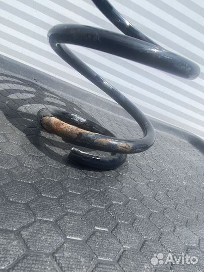 Пружина передней стойки VW Touran