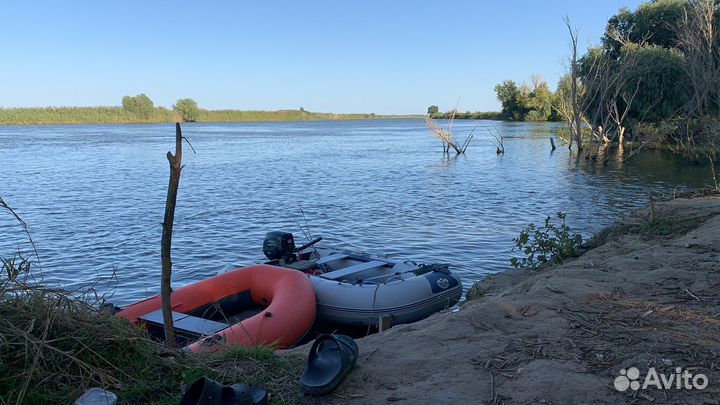 Моторная лодка и мотор