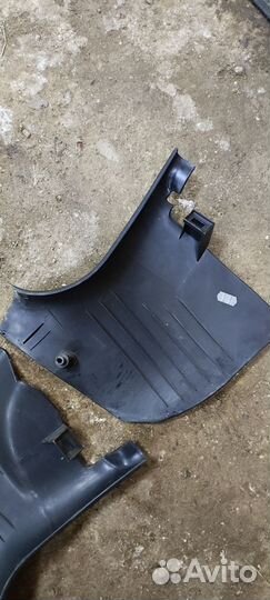 Обшивка передней стойки левая/правая Пассат б5+