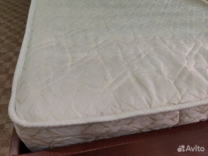 Детская кровать с матрасом