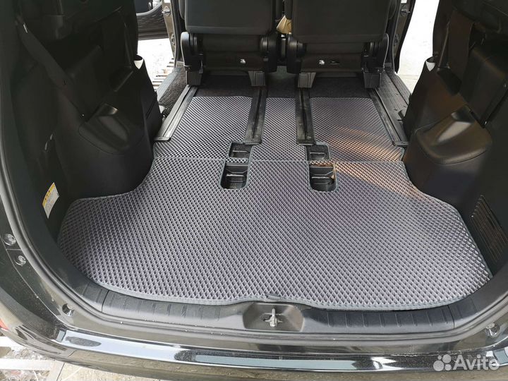 Коврики из эва EVA материала на Toyota Voxy 80