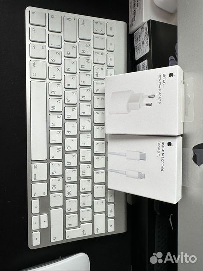 Адаптер питания Apple 20W + кабель lightning USB-C