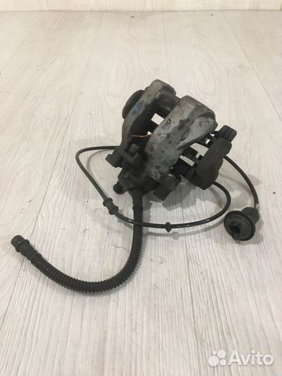 Суппорт тормозной задний правый Mercedes Benz S350