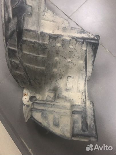 Подкрылок передний правый Nissan Largo CW30 CD20TI