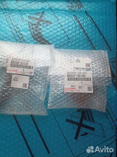 Форсунка омывателя фар на тойоту