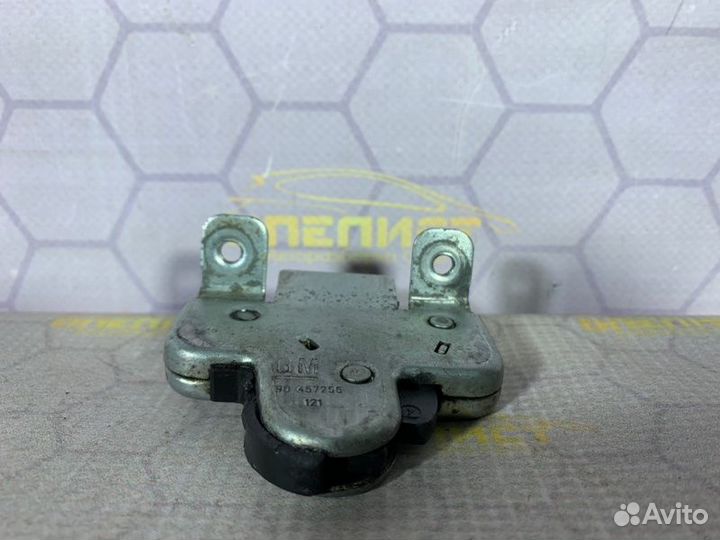 Замок крышки багажника Opel Vectra B