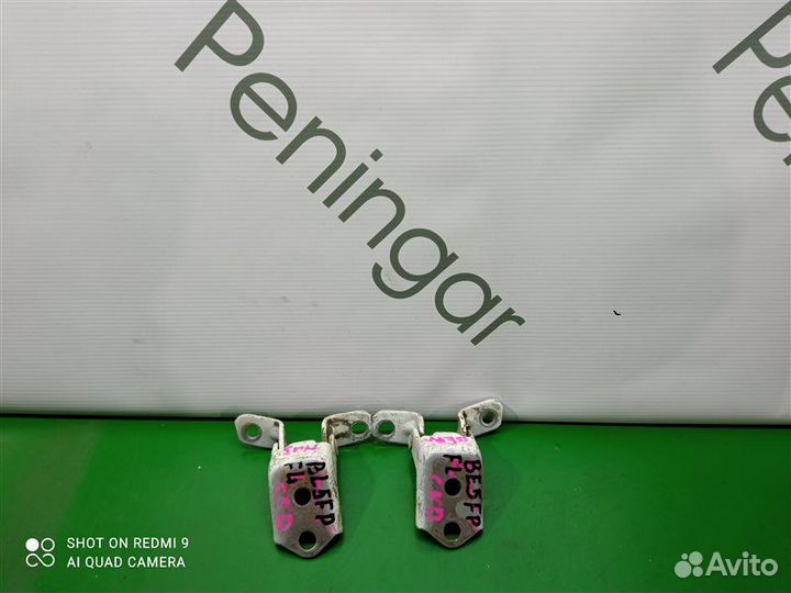 Петля двери передняя левая Mazda 3 BL