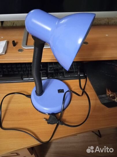 Настольная лампа