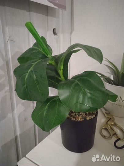 Цветы искусственные в горшках