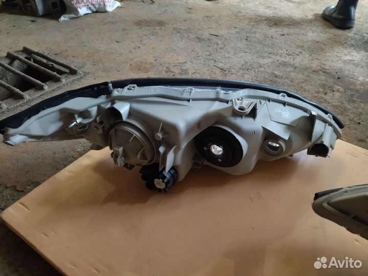 Фары на toyota camry 30