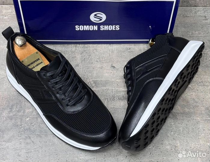 Модные кроссовки для активных мужчин