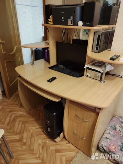 Компьютерный стол