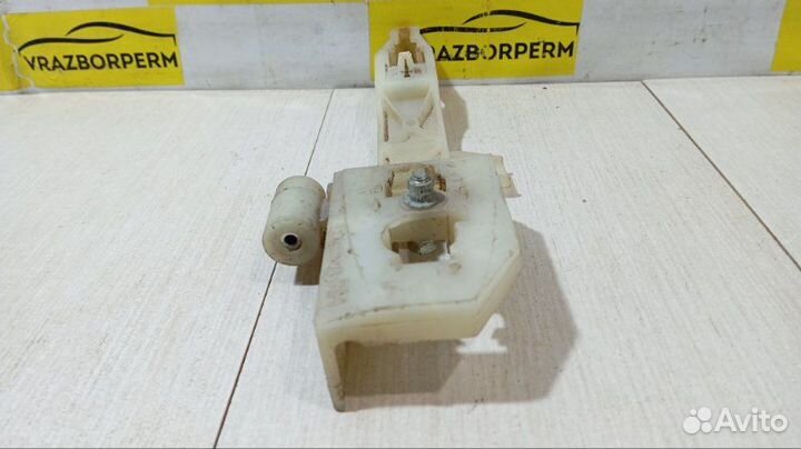 Кронштейн ручки двери правый Kia Rio