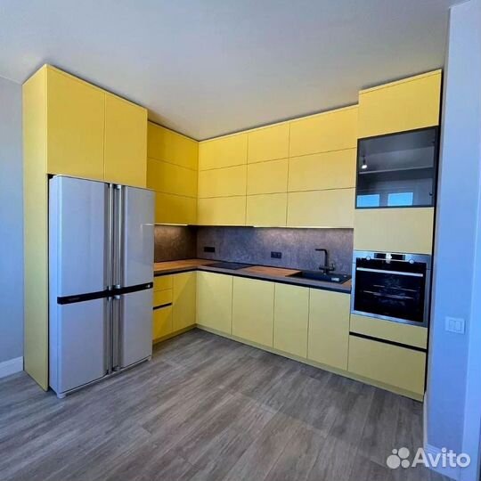 Кухня в потолок на заказ