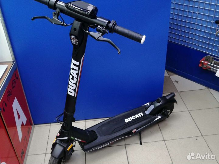 Электросамокат Ducati pro 3