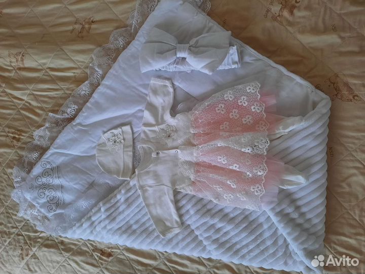 Комплект на выписку для девочки