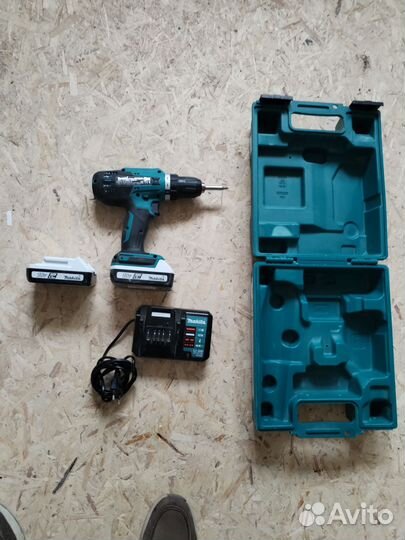 Шуруповерт makita