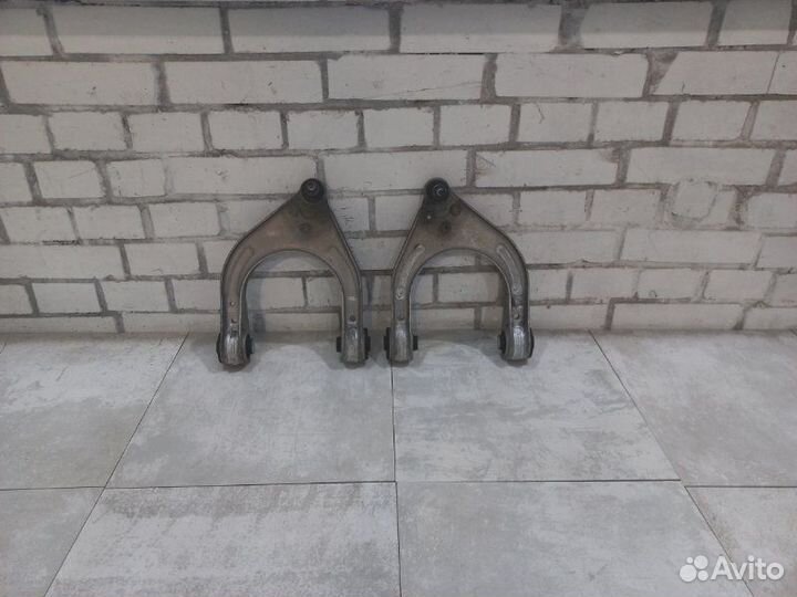 Рычаги передние верхние Mercedes E320 Cdi W211