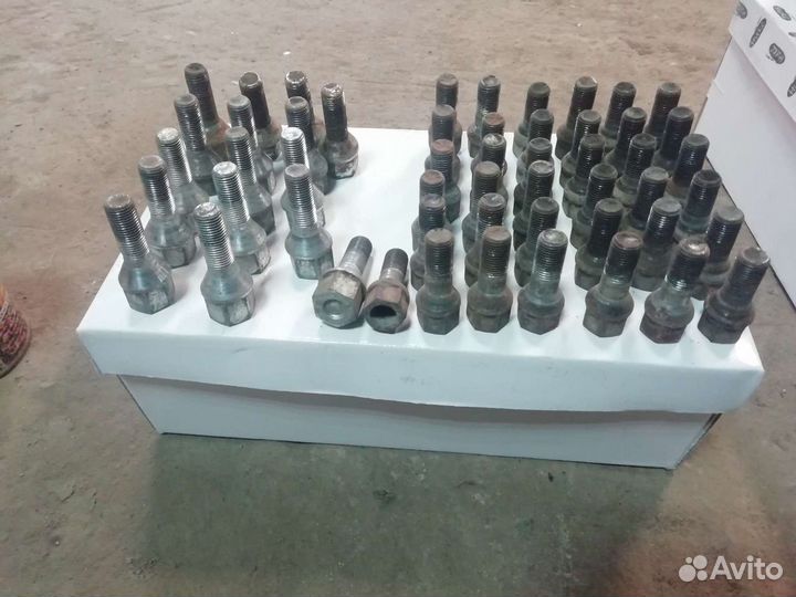 Колёсные болты, гайки