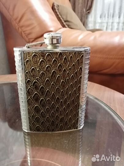 Фляжка подарочная